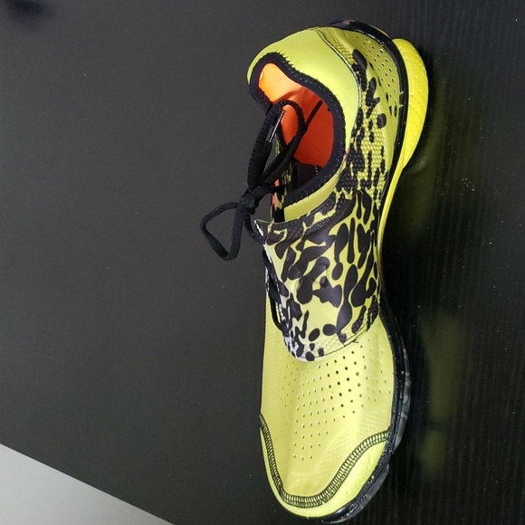 Under armour Micro G Toxic 6 Poison frog. sz 9.5 Pre-owned. Yellow & black - Picture 6 of 10